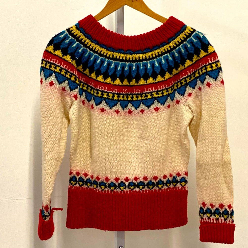 Vintage knit craft multicolor sweater.